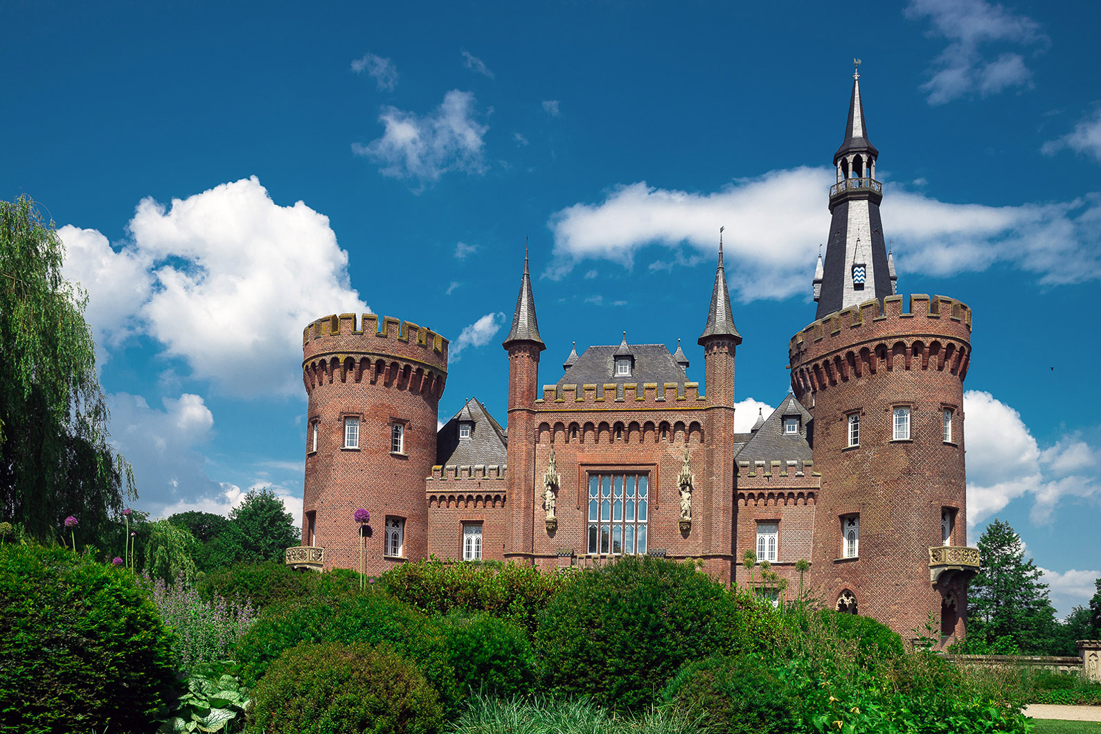 Schloss Moyland Museum, das Museum mit der größten Beuys-Sammlung der Welt
